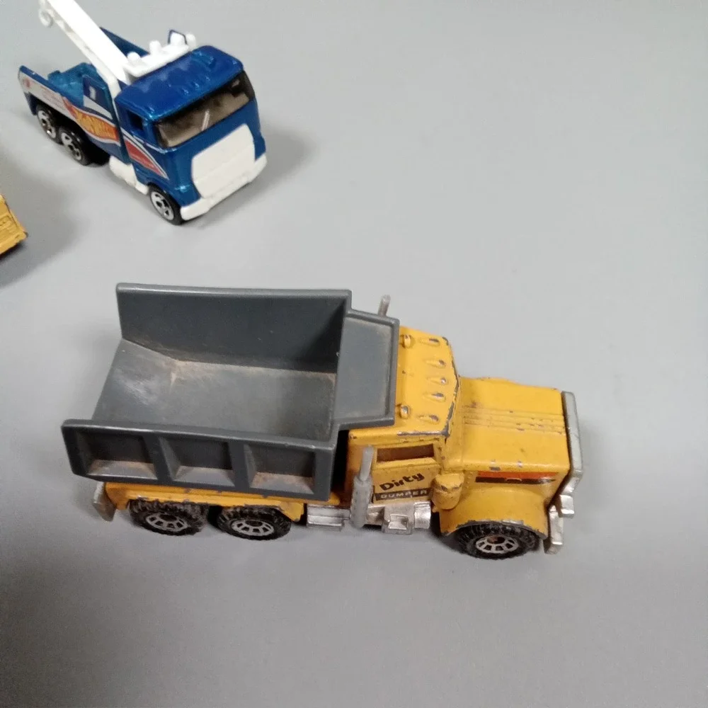 Vintage 1981 Matchbox Peterbilt Dirty Dumper Hot Wheels Tow Truck‎ Lot of 3